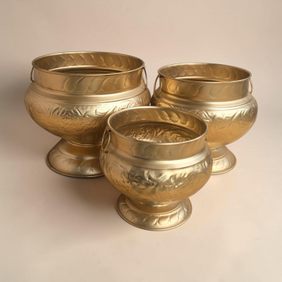 Metal planter set of 3