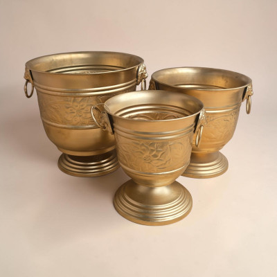 Metal planter set of 3
