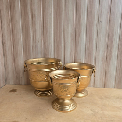 Metal planter set of 3