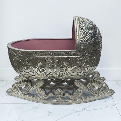 Cradle / Palna