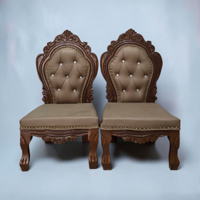Vidhi chair