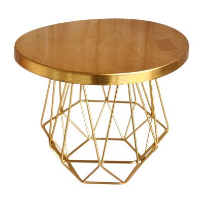 Cake stand
